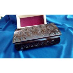 Різбленні і лаковані шкатулки